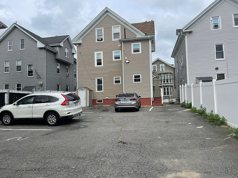 30 Pekin St — Photo 13