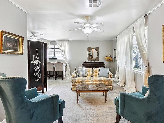 5th image of 2327 Jay St