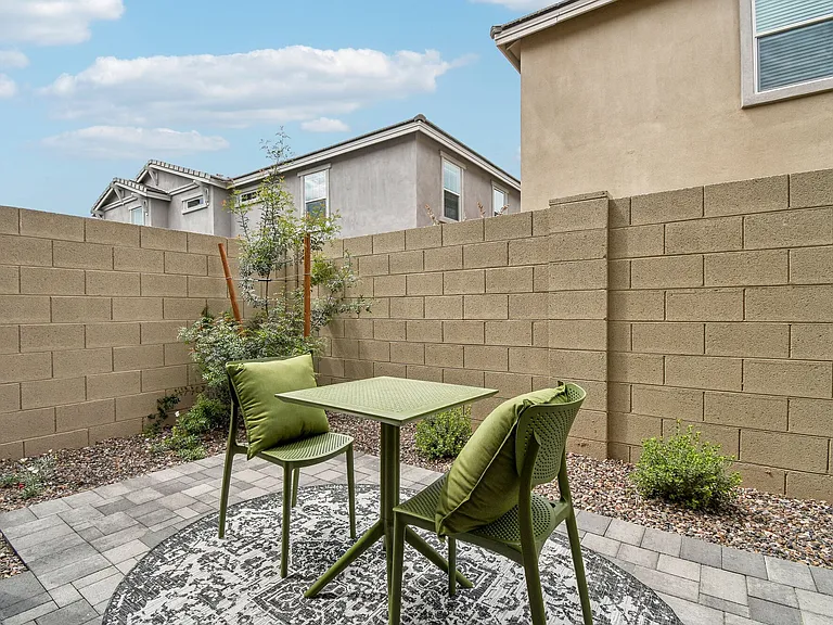 BB Living Desert Ridge — Photo 4