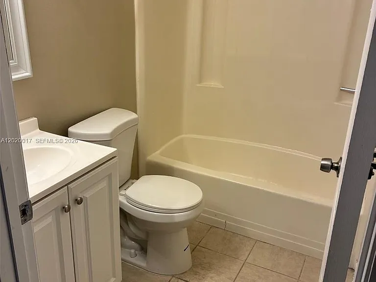 617 Ixoria Ave #18 — Photo 13