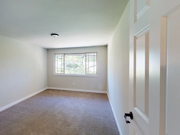 One Bedroom Deluxe - 700 Sq Ft One Bedroom Deluxe - 700 Sq Ft