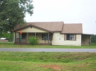 377 Holmes Rd, Carrollton, GA 30117