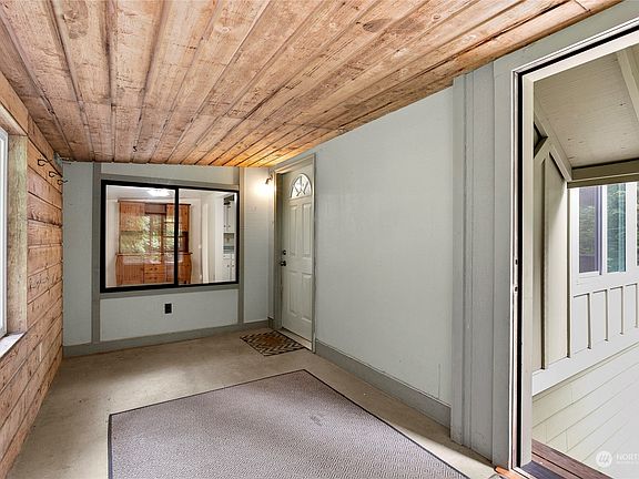 5th image of 8213 Mason Way NW