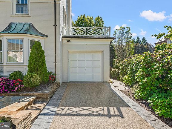 5th image of 2109 Foresthill Rd
