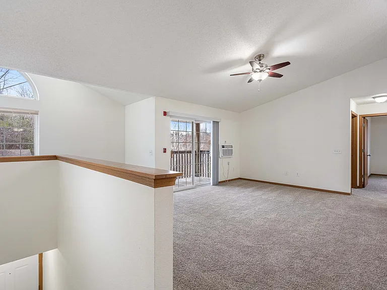 52 Fieldstone Dr — Photo 7