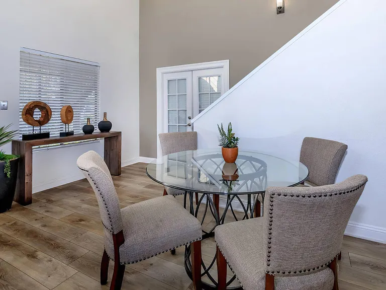 Rancho Hillside Apartments — Photo 12
