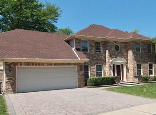 2457 Barkdoll Rd, Naperville, IL 60565