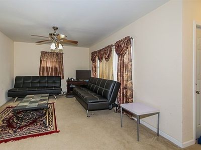 4th image of 23 N Charlotte St