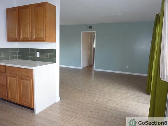 2nd image of 8575 Glenhaven St