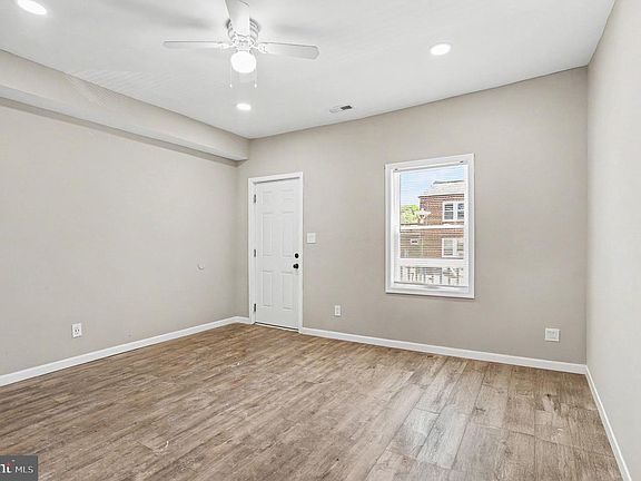 3rd image of 2642 Kennedy Ave