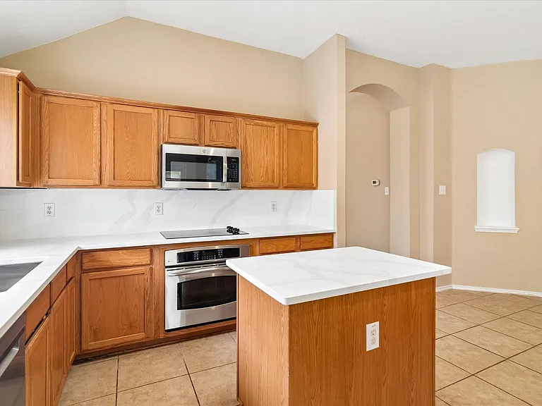 10610 Stone Falls Ln — Photo 9