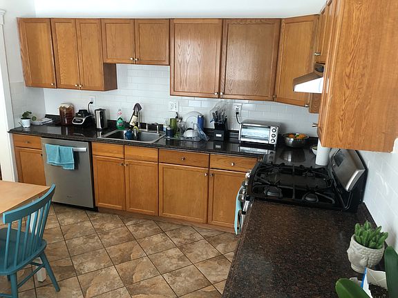 3rd image of 39 Union St #1A