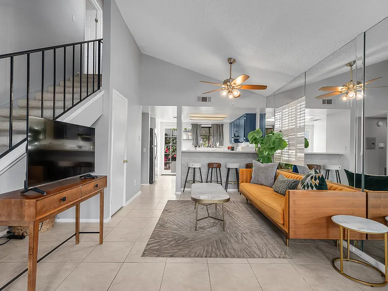 Unobstructed view to the kitchen and back garden