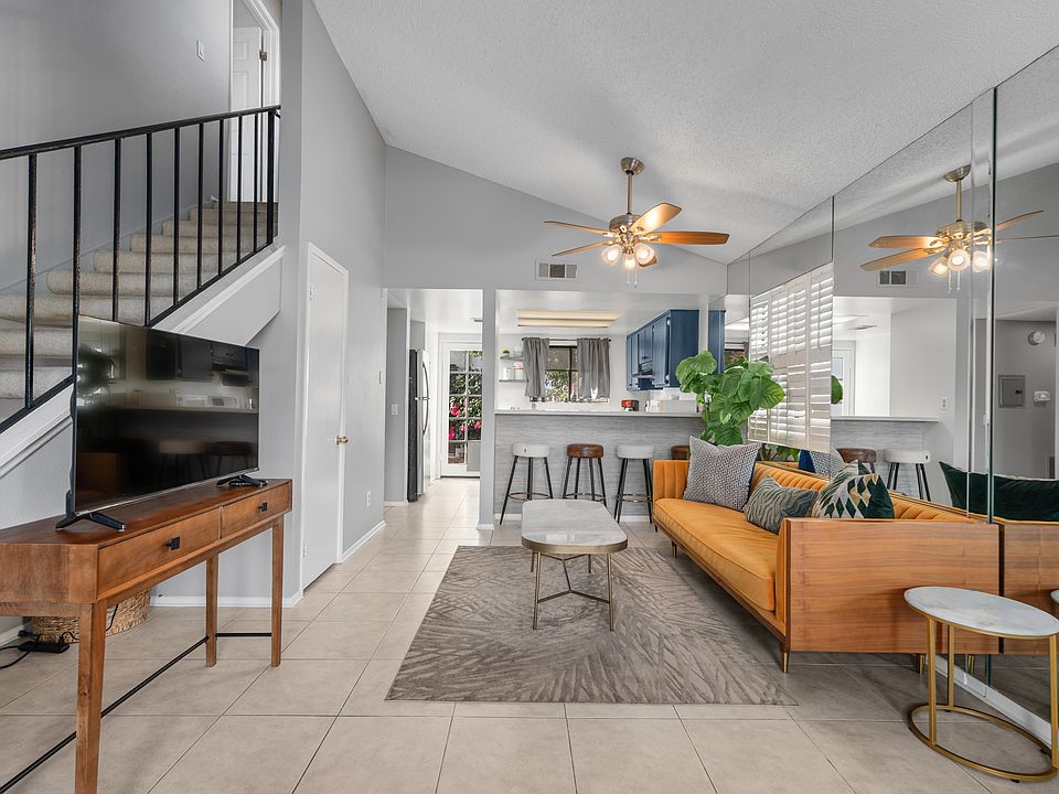 Unobstructed view to the kitchen and back garden