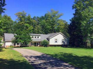 8382 Chagrin Rd, Chagrin Falls, OH 44023