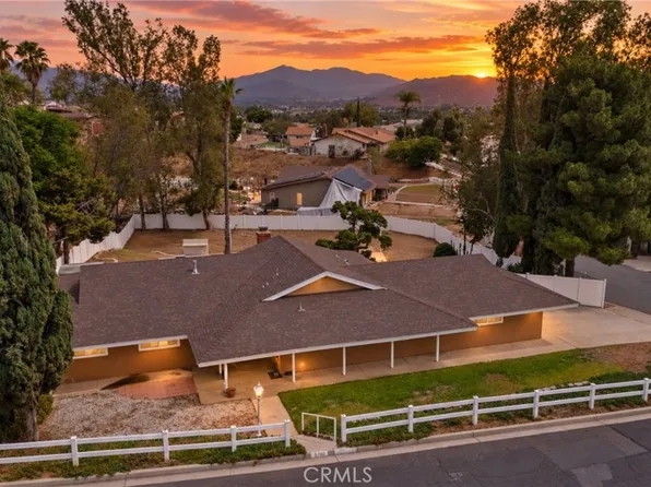 5760 Avenue Juan Bautista, Riverside, CA 92509
