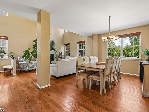 5th image of 10 Redmond Ct