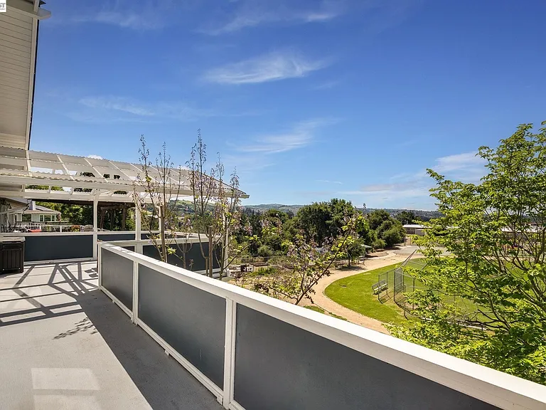 5265 Winifred Dr — Photo 12