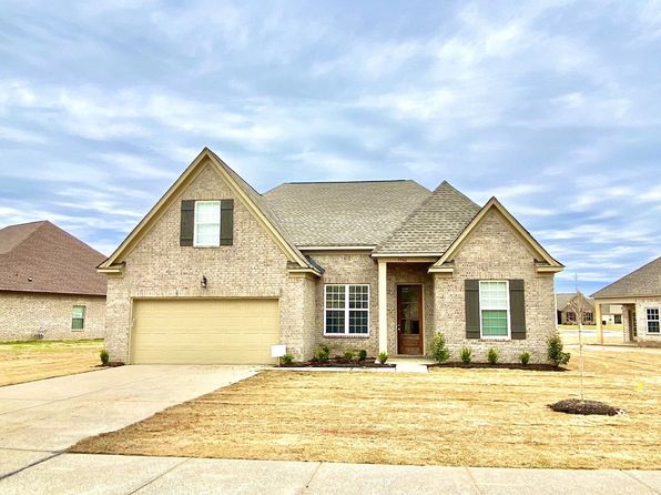5542 Port Stacy Dr, Horn Lake, MS 38637