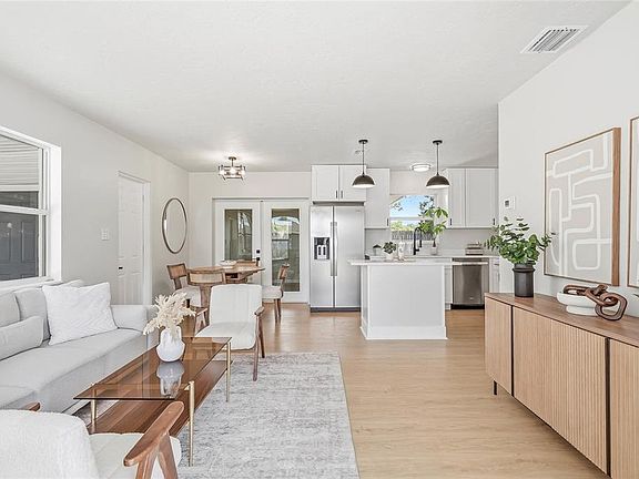 3rd image of 1306 DARTMOUTH DRIVE