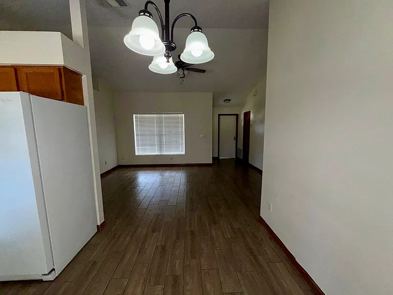 118 N Aberdeen Cir — Photo 4