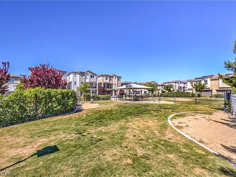 6816 Citron Mist Ct — Photo 35