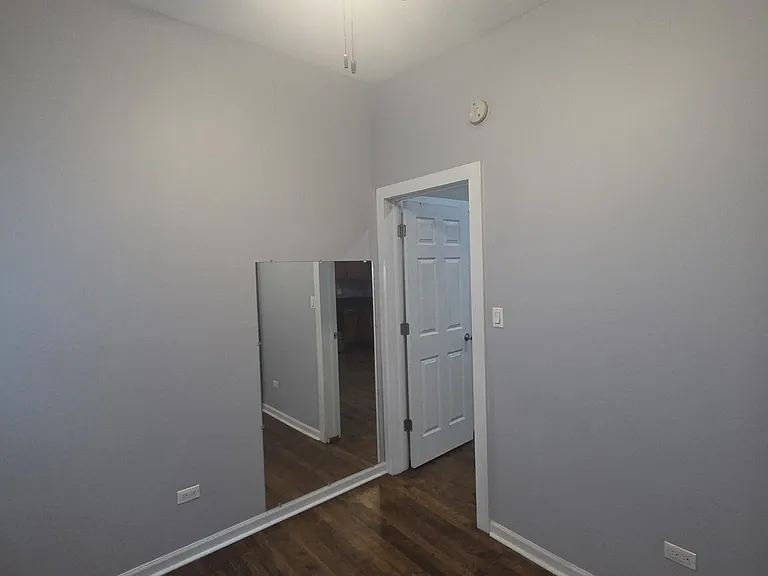 1332 W Barry Ave #2 — Photo 7
