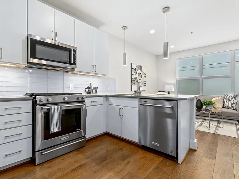 2337 Champlain St NW #209 — Photo 3