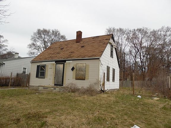3rd image of 22022 Lyndon St