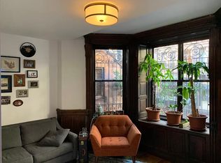 10 W 122nd St #1F, New York, NY 10027