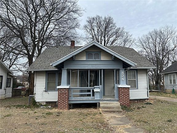 2nd image of 824 E Main St