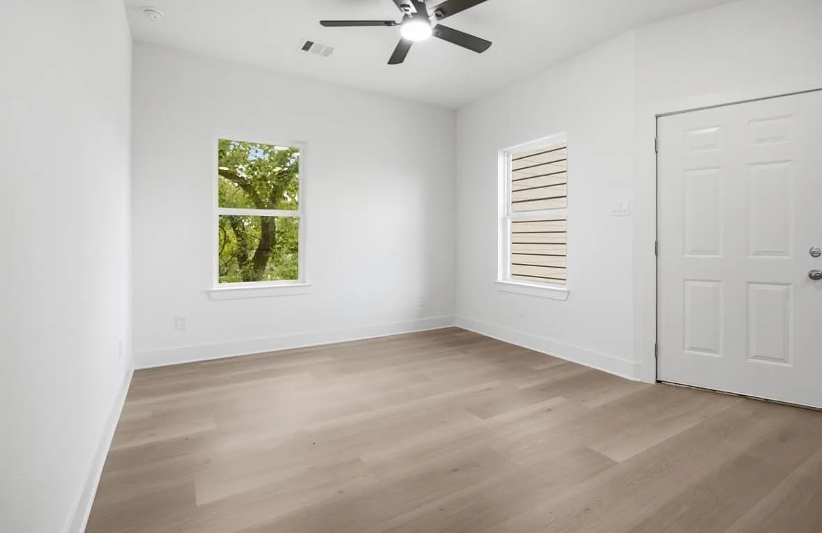 3 bed, 2.0 bath, 1180 sqft, $1,700 — Photo 4