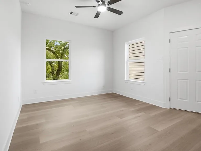 307 Bolden St — Photo 4