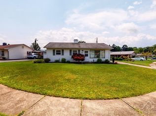 1422 Elwood Rd, Williamsport, PA 17701