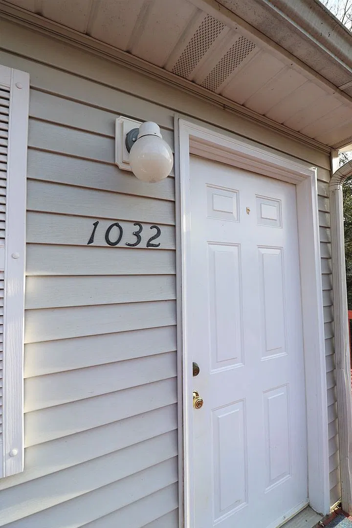 2 bed/1 bath in Woodburn Area - Available 11/9/26 — Photo 2