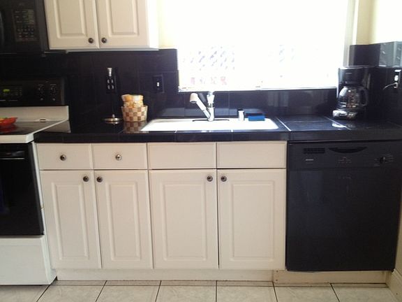 5th image of 2717 Wilbur Ave
