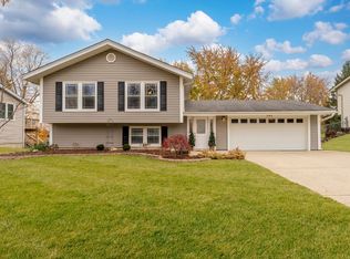 309 Plymouth Ln, Bloomingdale, IL 60108