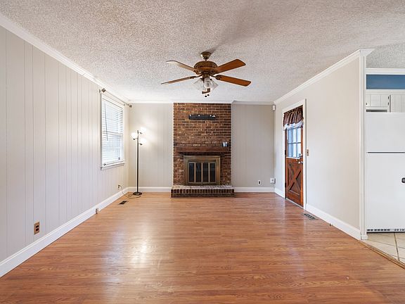 3rd image of 2805 Galesburg Dr