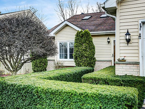 4th image of 3101 E Newcastle Ct