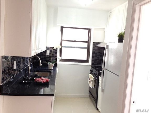 4th image of 13235 Sanford Ave APT 5P