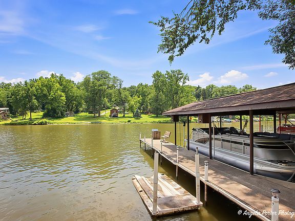 4th image of 213 River Dr