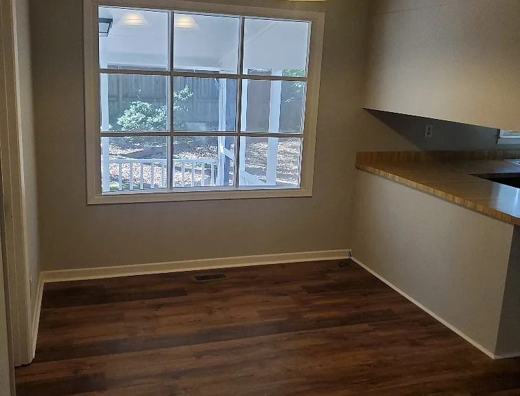 172 Grove St — Photo 5