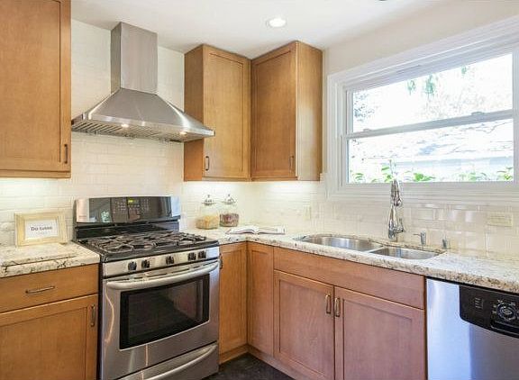5th image of 324 Gilbert Ave