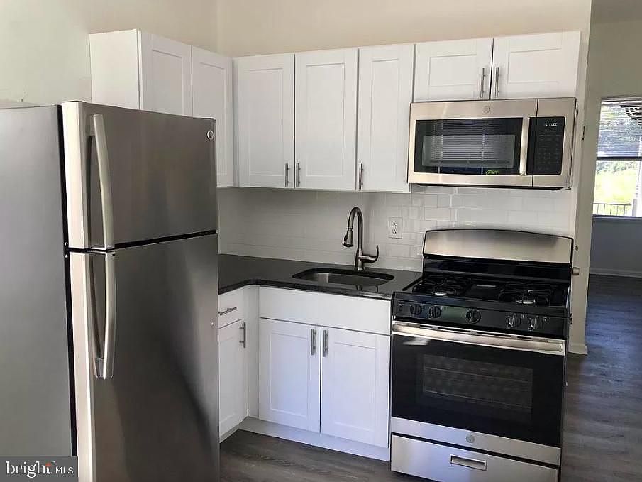 1st image of 4001 Cresson St APT 2
