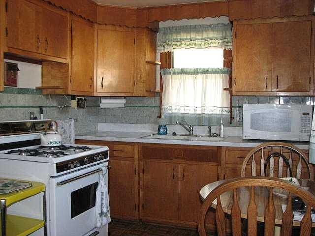 1st image of 381 Esser Ave