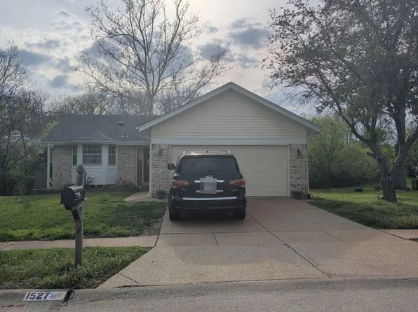 1527 Wooden Bridge Trl, Ballwin, MO 63021