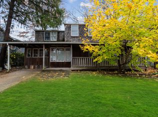 151 Hillturn Ln, Roslyn Heights, NY 11577