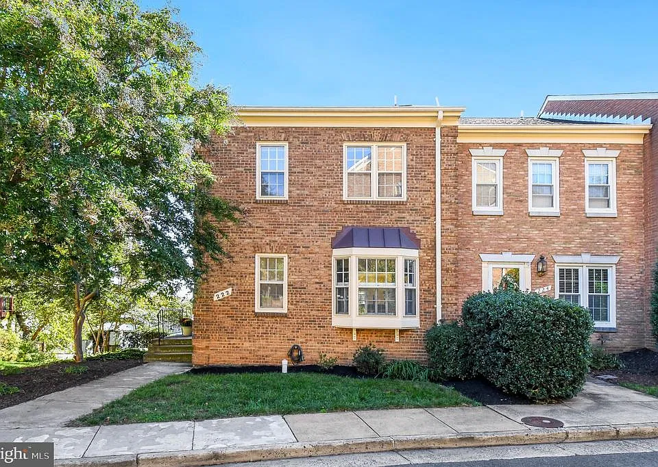222 Gretna Green Ct
