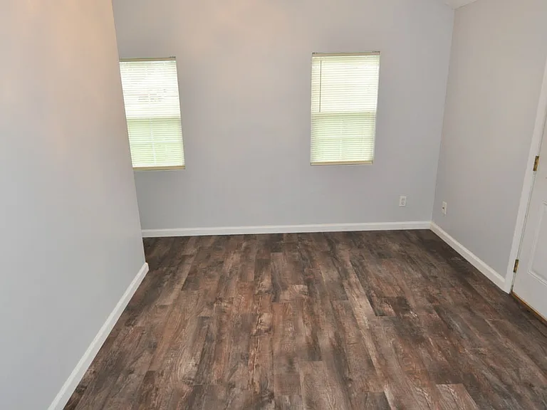 119 N Johnson Ave — Photo 5