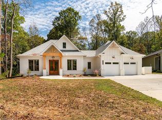 2956 Forest Creek Ln, Mebane, NC 27302